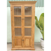 Tủ trưng bày 3 mặt kính 4 cánh chân đế CMR